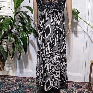 Flowy 2X Pattern Black & White Pattern Maxi Skirt